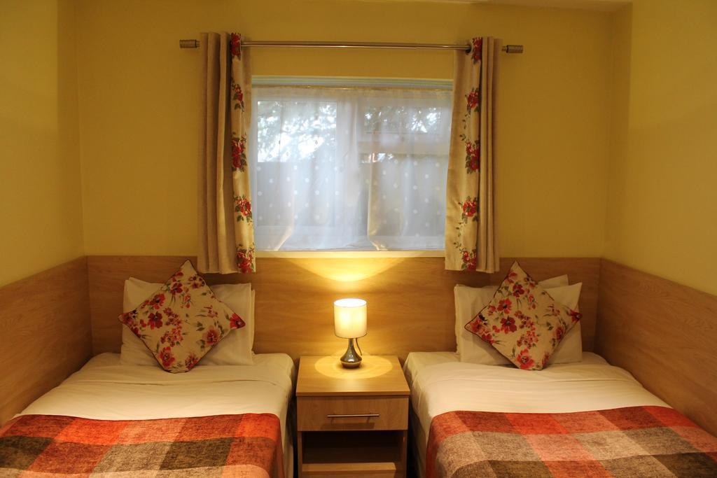 The Abbey House Hotel レディング エクステリア 写真