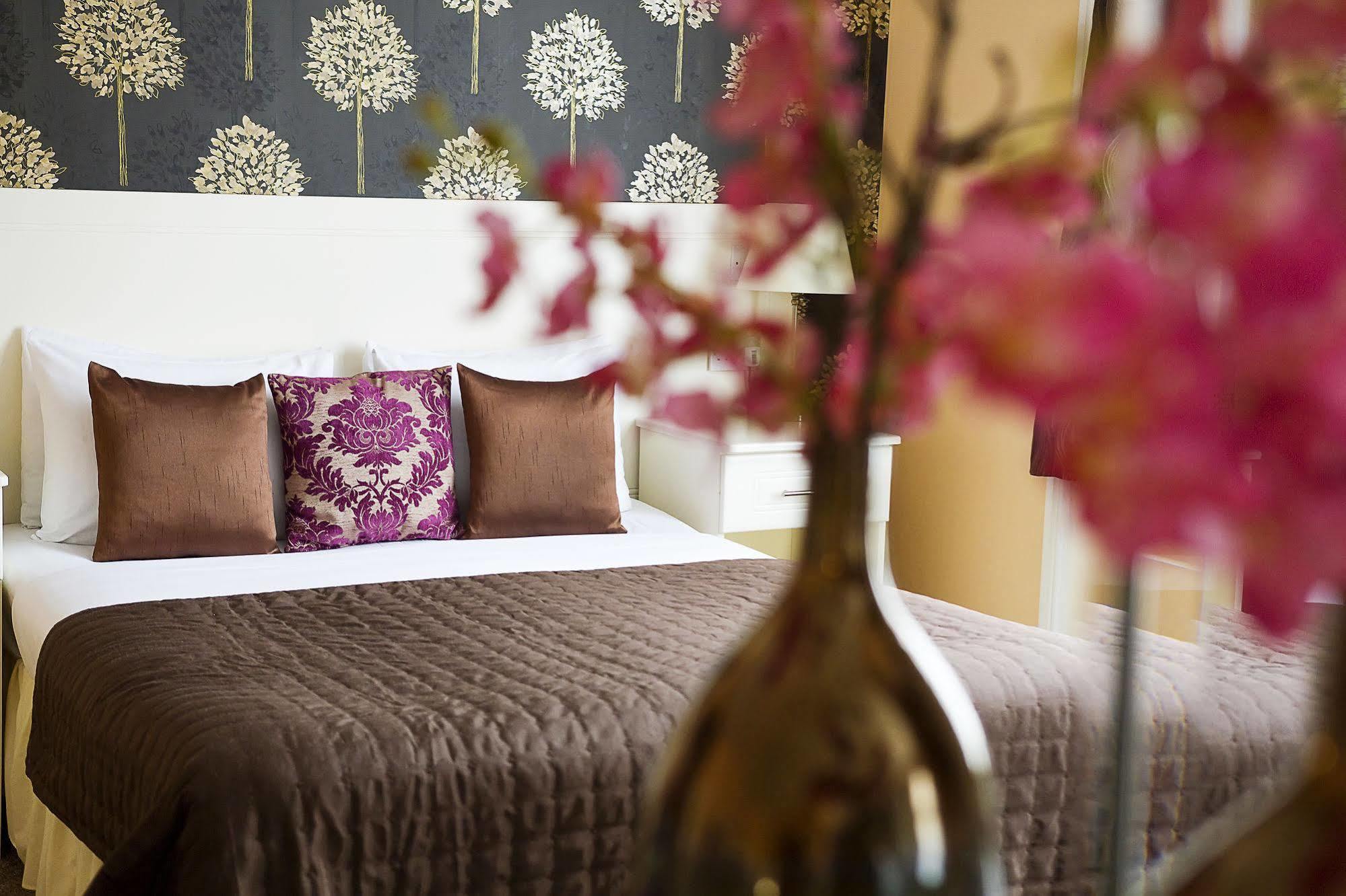 The Abbey House Hotel レディング エクステリア 写真